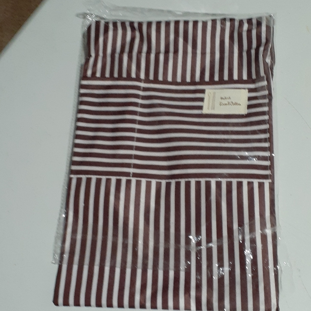 Apron - Picture 2 of 2